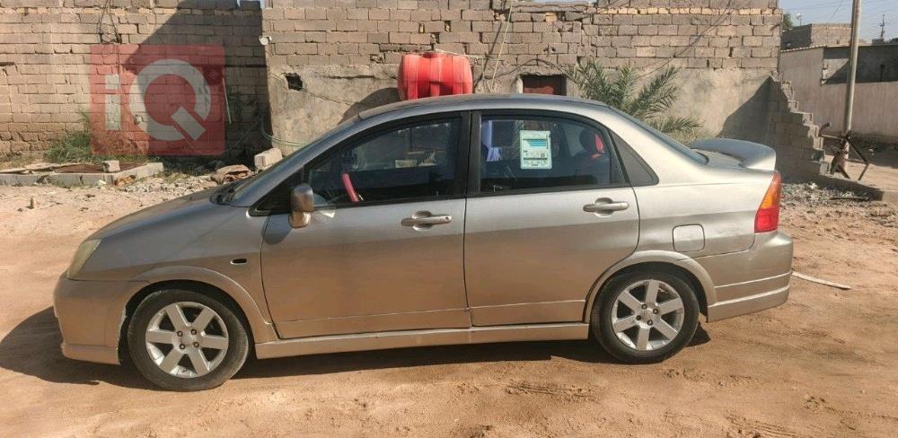 سوزوکی لیانا